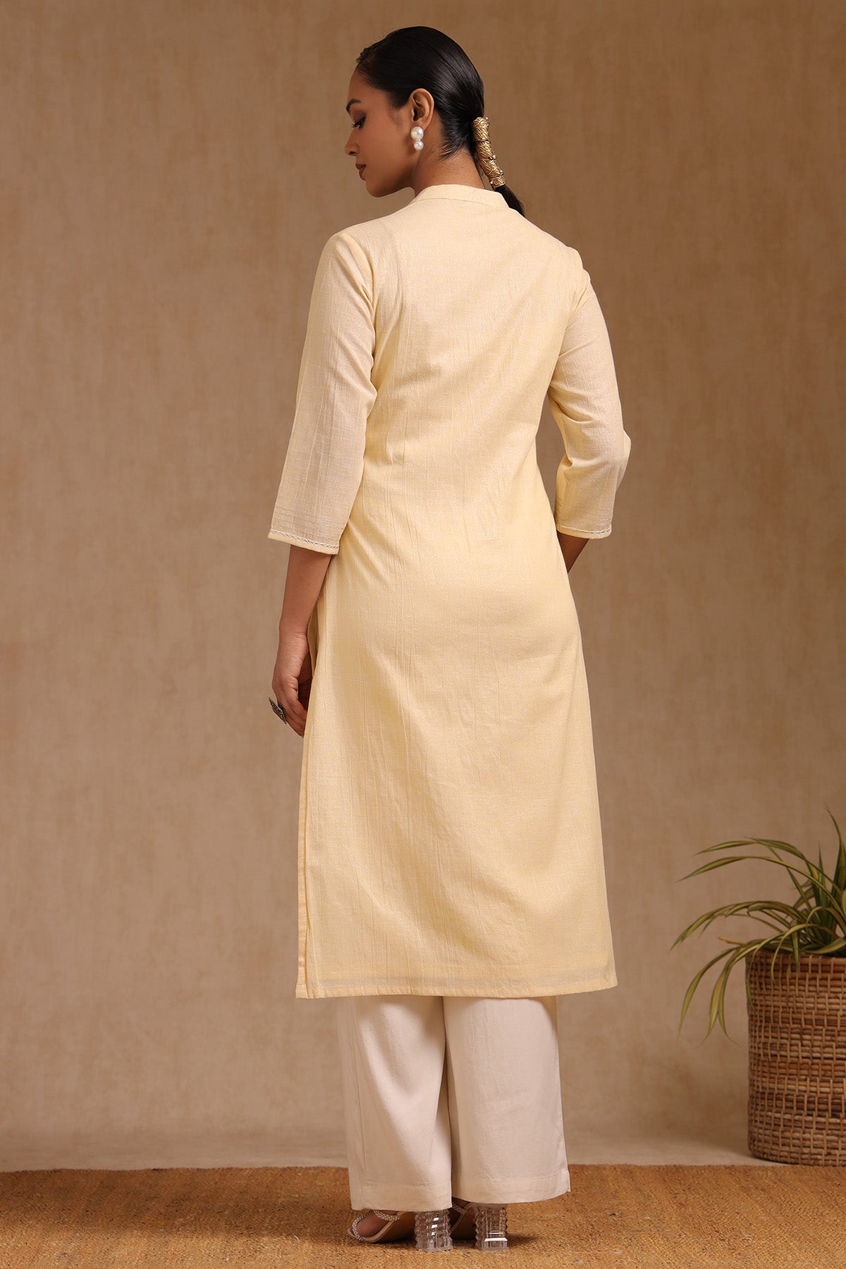 Women's Light Yellow Cotton Kurta With Pearl