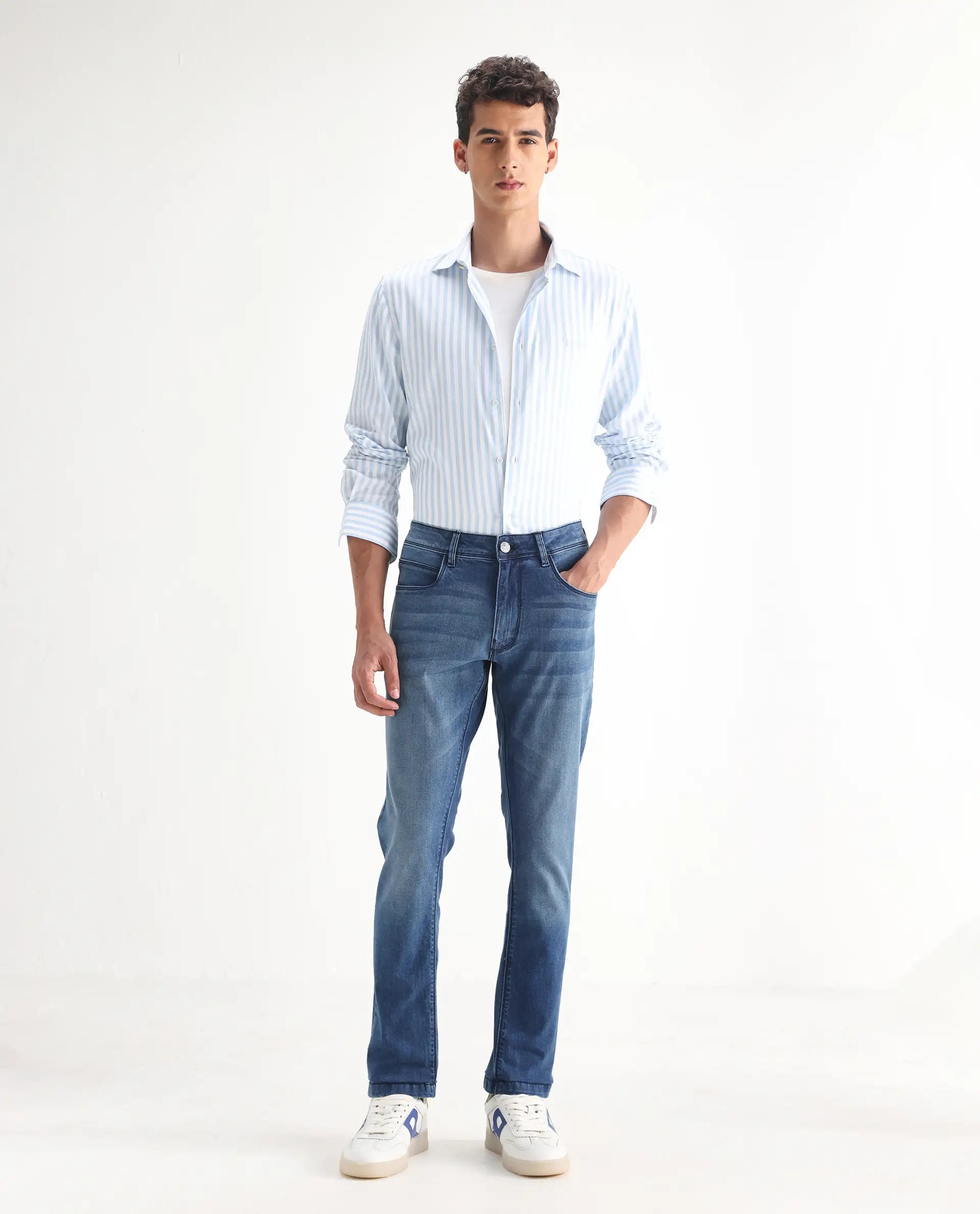 Men's Blue Casual Slim Fit Solid Jeans
