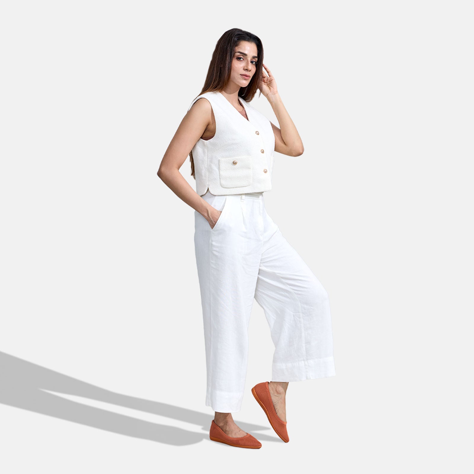 Women's Musk-Missing Pointed Ease Ballerinas