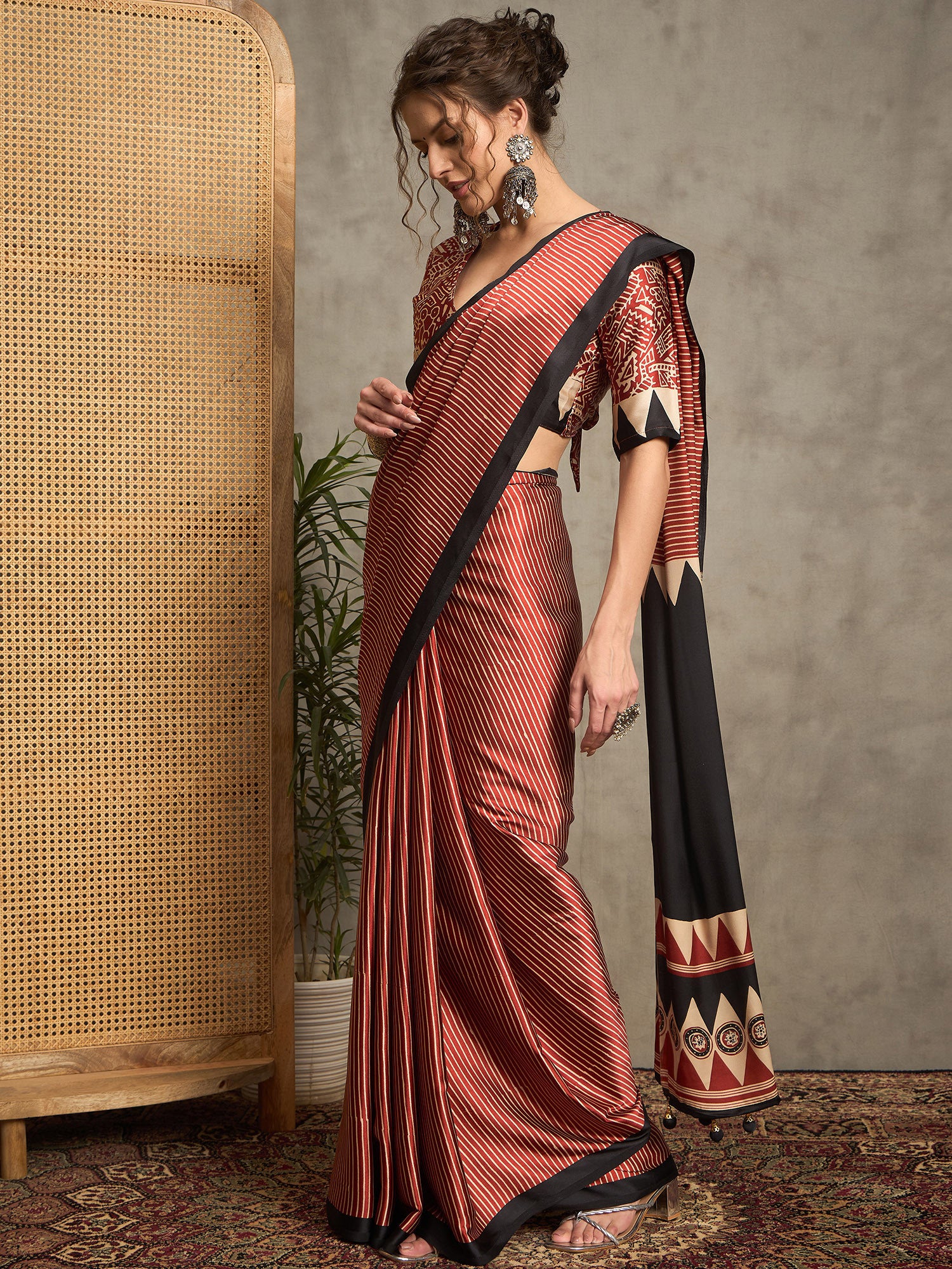Women's Pure Crepe Red Printed Designer Saree with Blouse Piece
