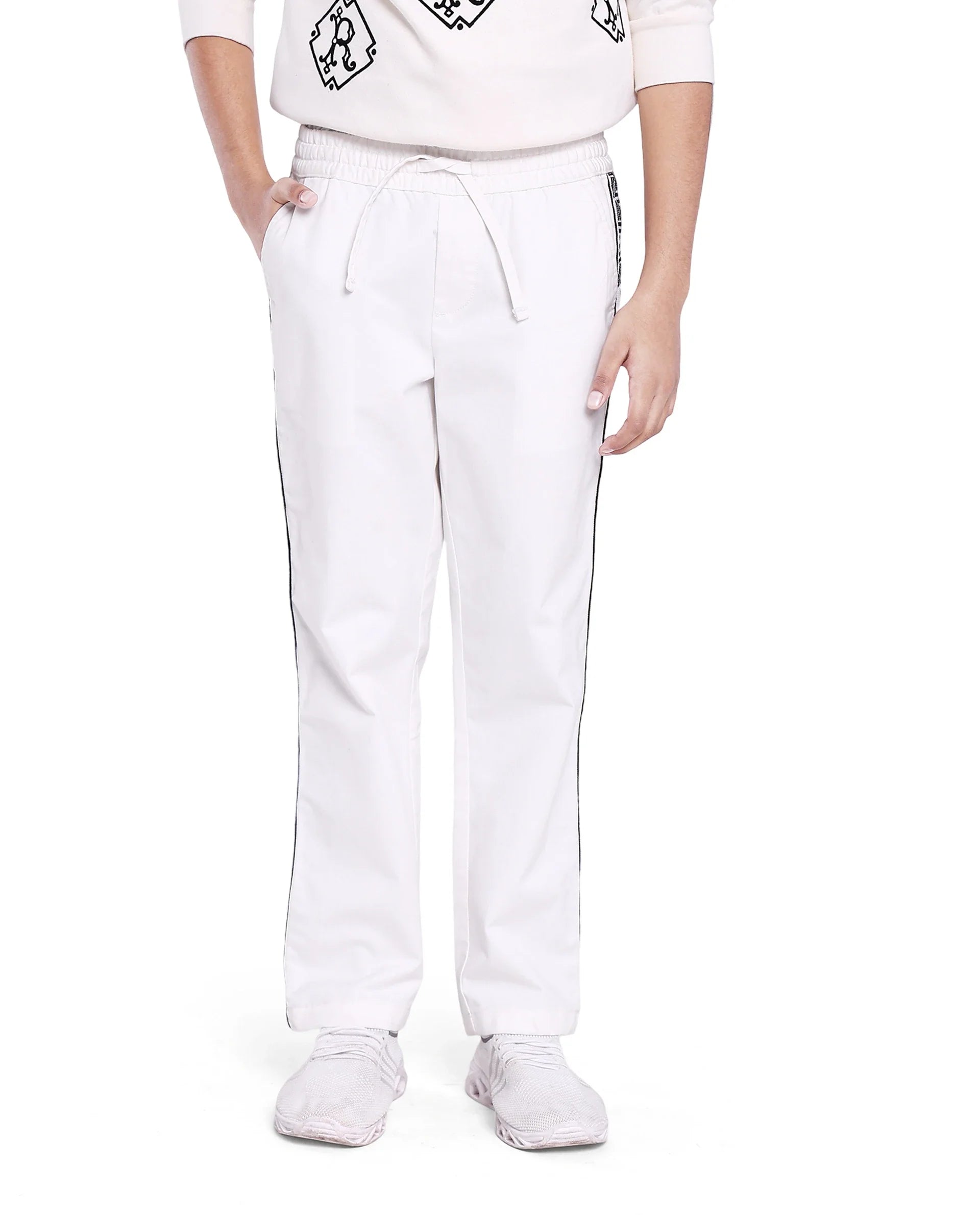 Boys White Casual Regular Fit Solid Trouser