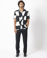 Men's Black Casual Regular Fit Printed Half Sleeves Shirt