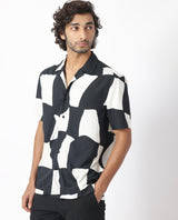 Men's Black Casual Regular Fit Printed Half Sleeves Shirt