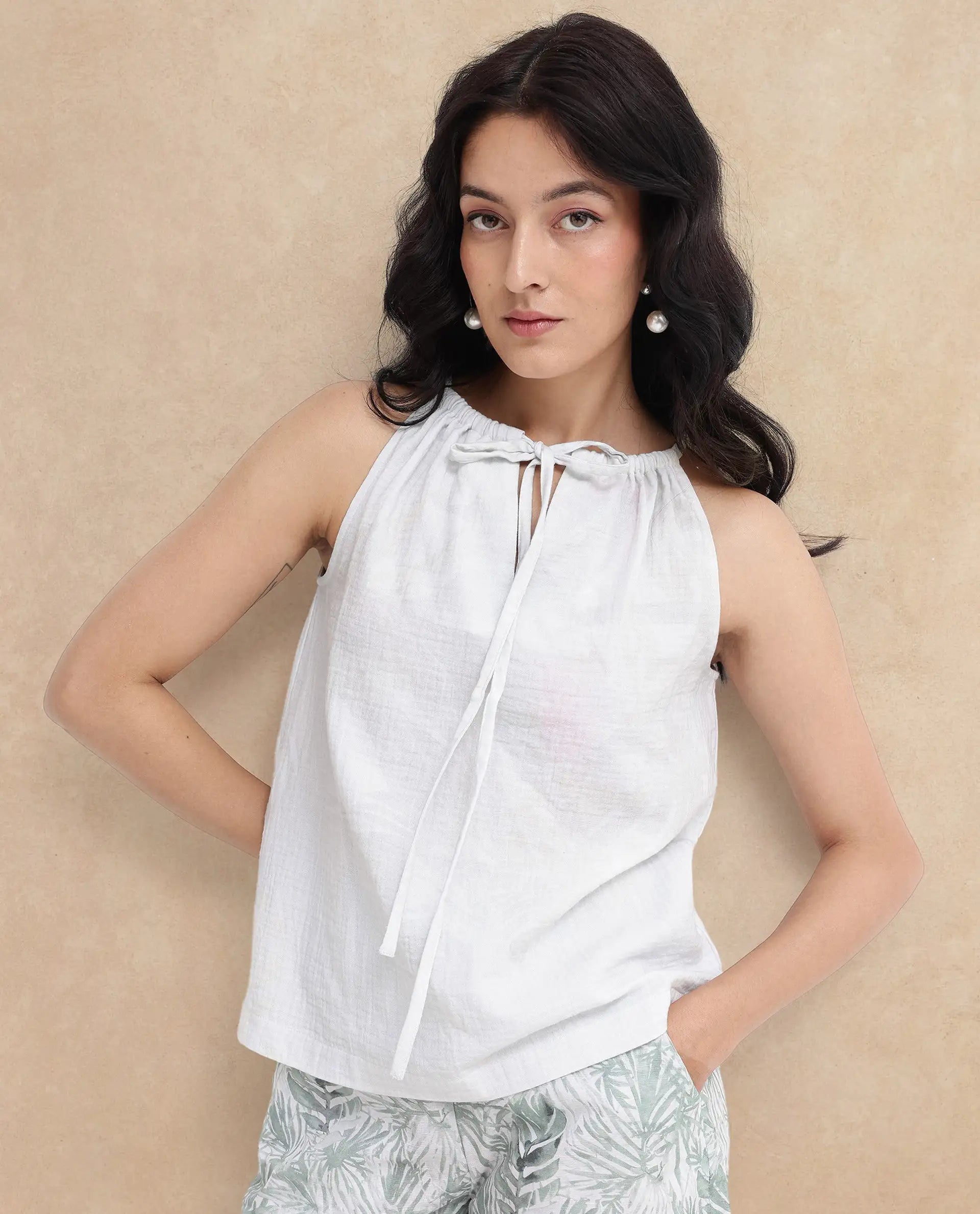 Women's White Casual Sleeveless Top