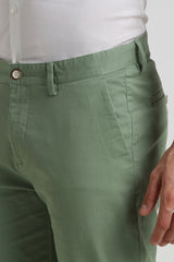 Men's Green Casual Slim Fit Solid Trouser