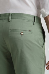 Men's Green Casual Slim Fit Solid Trouser