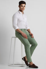 Men's Green Casual Slim Fit Solid Trouser