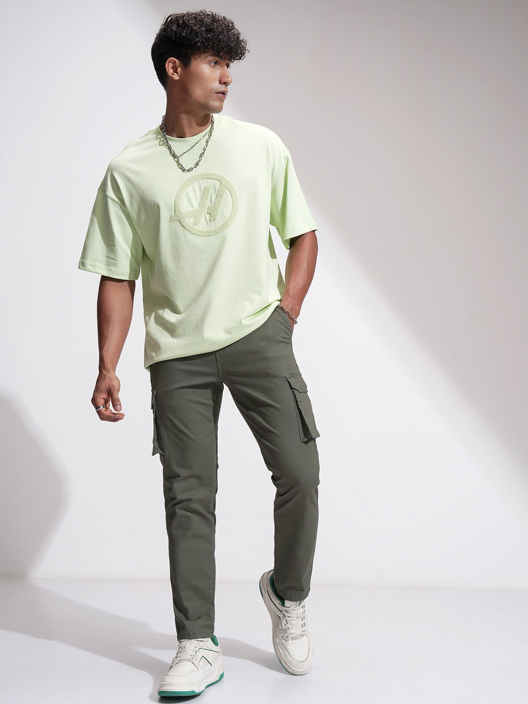 Men's Chimera Slim Fit Mid-Rise Cargos Trouser