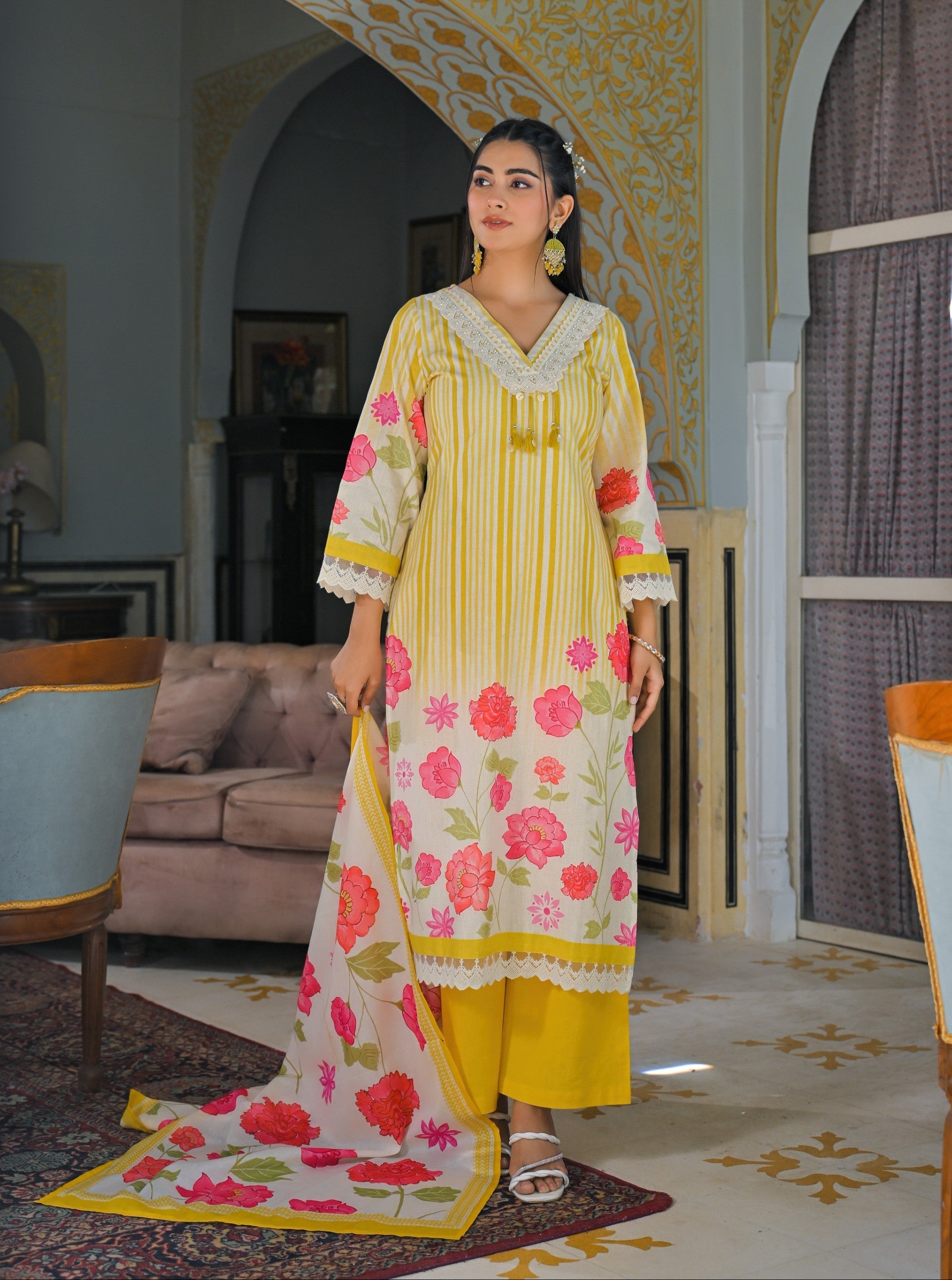 Women's Yellow Fusion Regular Fit Printed Full Sleeves Kurtas Sets