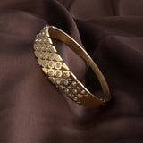 Women's Gold Shimmering Star Bangle Bracelet Waterproof & Anti-Tarnish