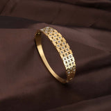 Women's Gold Shimmering Star Bangle Bracelet Waterproof & Anti-Tarnish