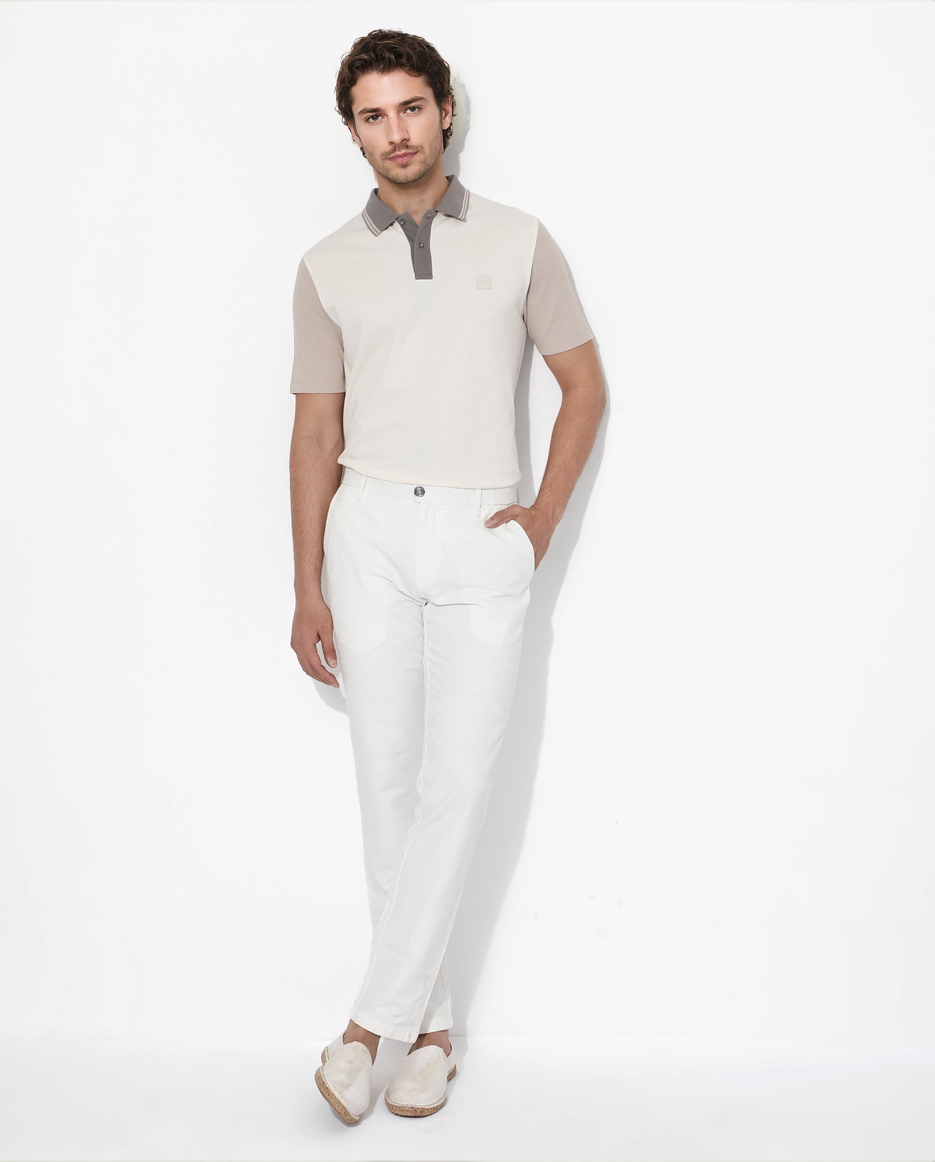 Men's White Casual Regular Fit Solid Half Sleeves Polo Tshirt