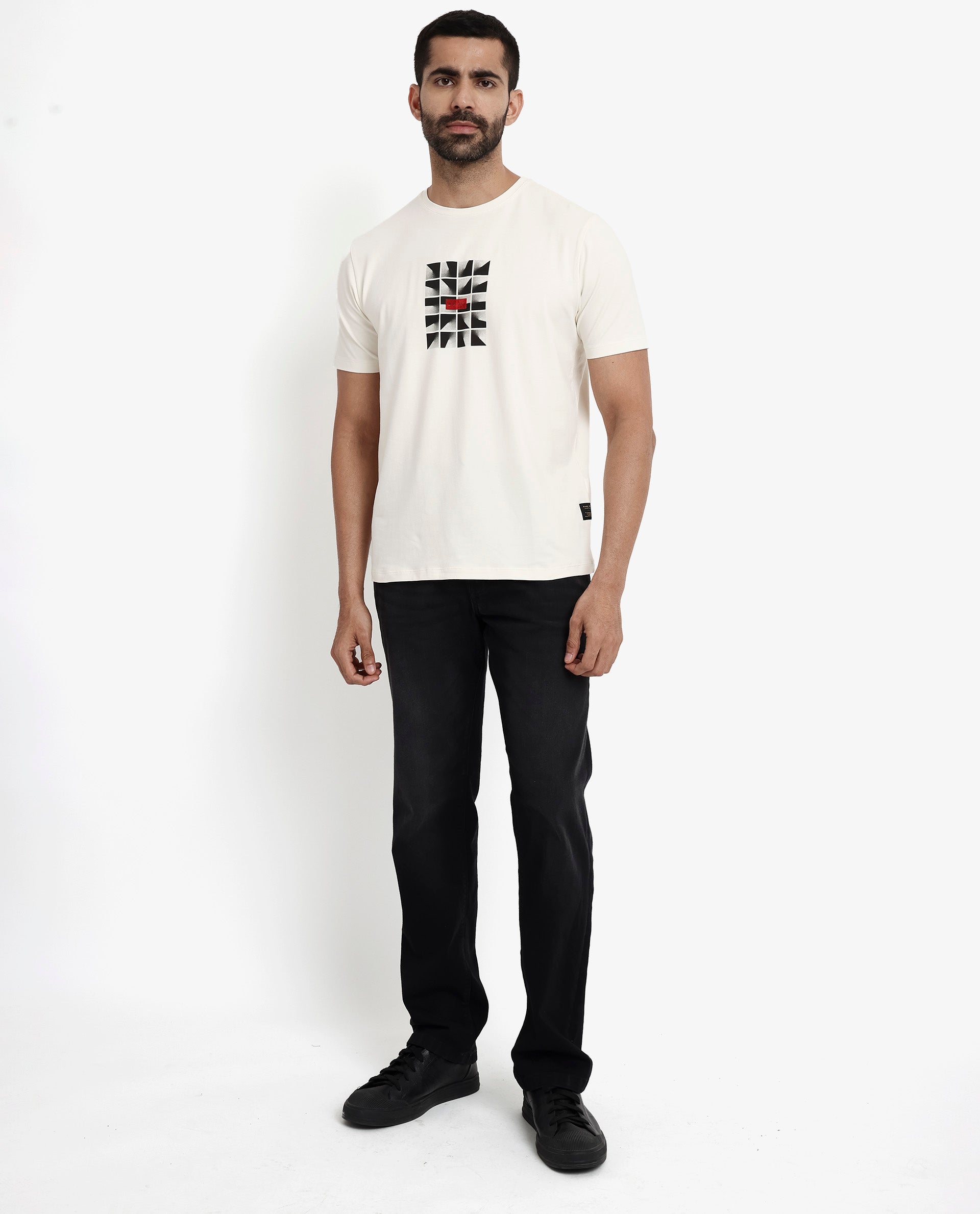 Men's White Casual Regular Fit Printed Half Sleeves Tshirt