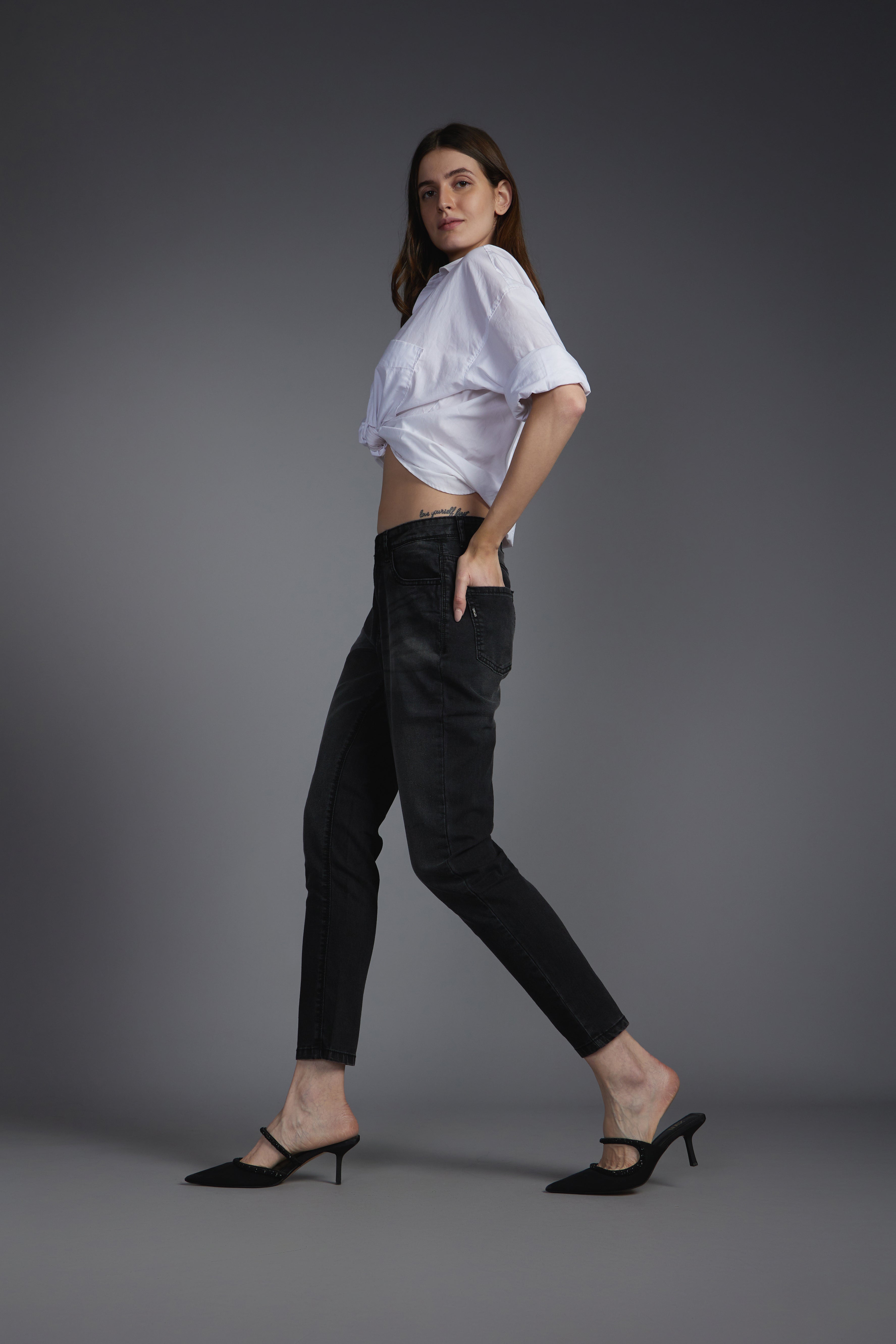 Women's Black Casual Regular Fit Solid Jeans