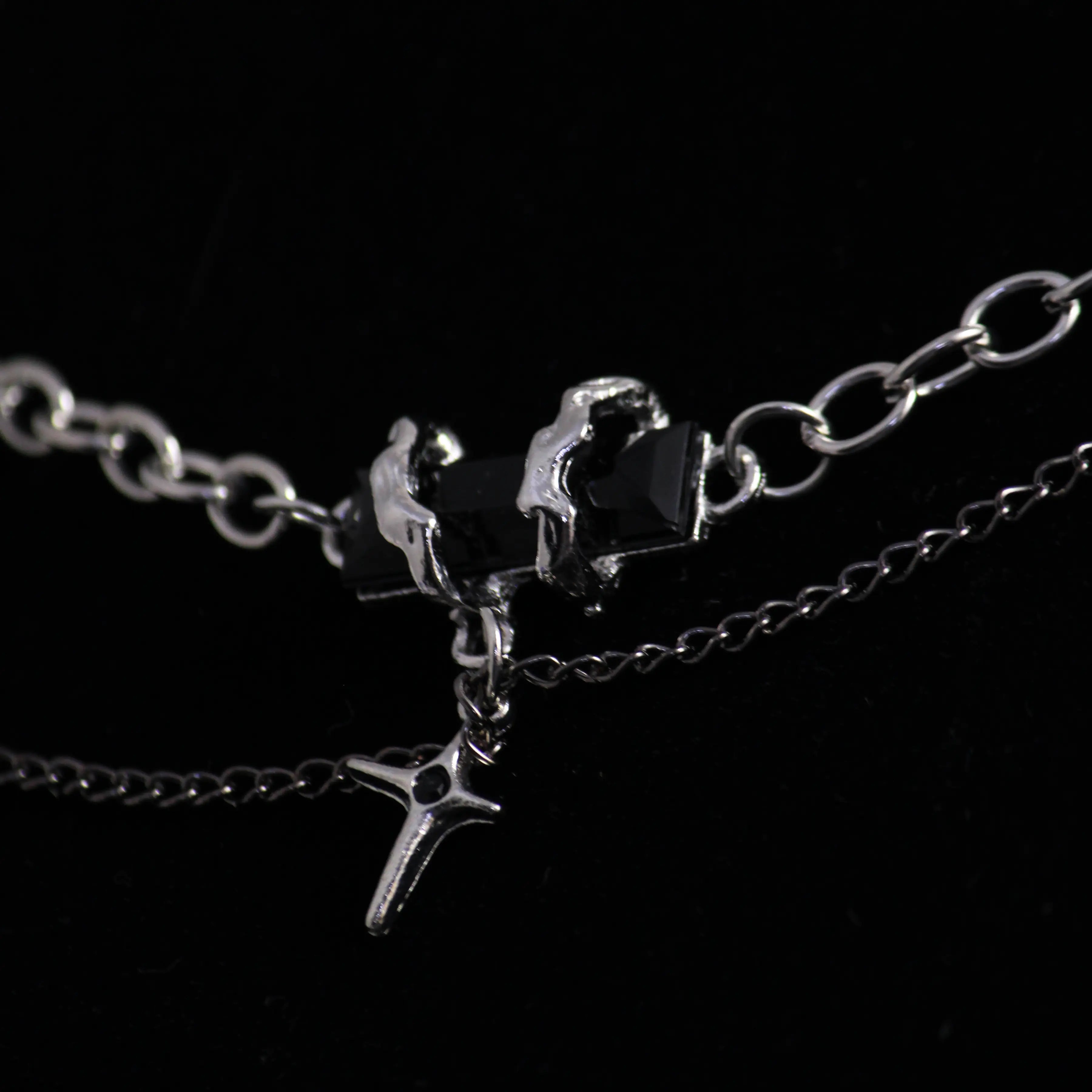 Men's Rugged Black Modern Chain
