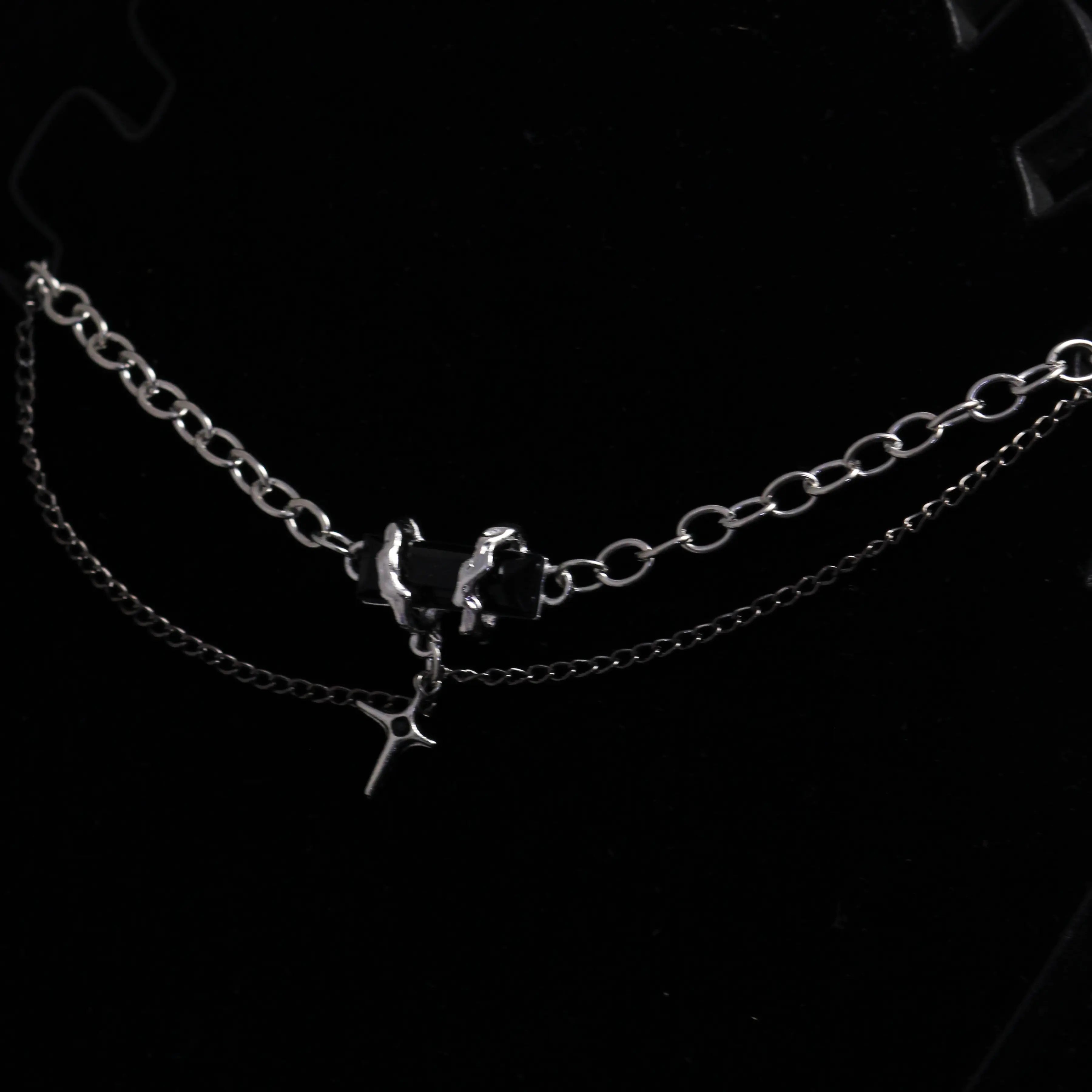Men's Rugged Black Modern Chain