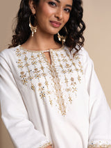 Women's White Casual Solid Three Quarter Sleeves Kurti