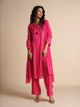 Women's Pink Festive Printed Three Quarter Sleeves Kurta Set