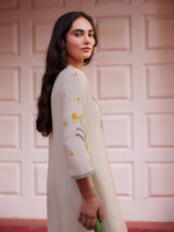 Women's Beige Casual Embroidered Three Quarter Sleeves Kurta