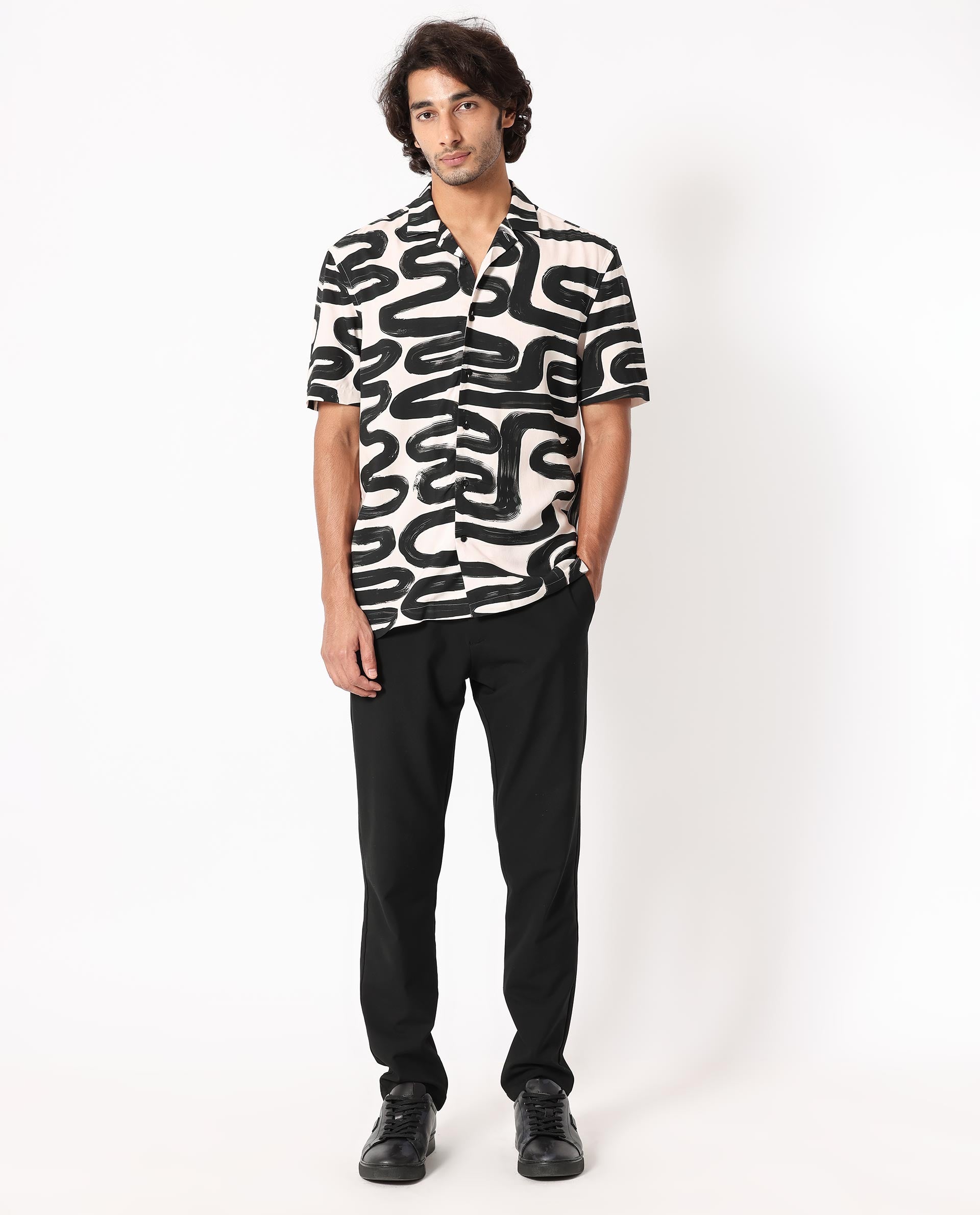 Men's Beige Casual Regular Fit Printed Half Sleeves Shirt