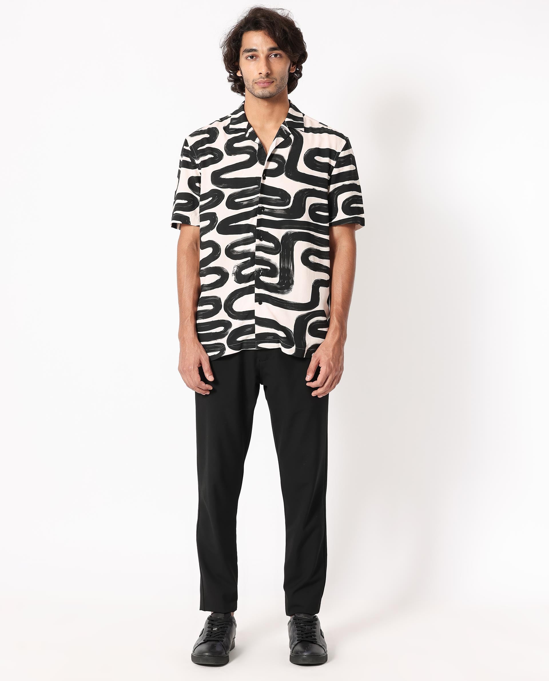 Men's Beige Casual Regular Fit Printed Half Sleeves Shirt
