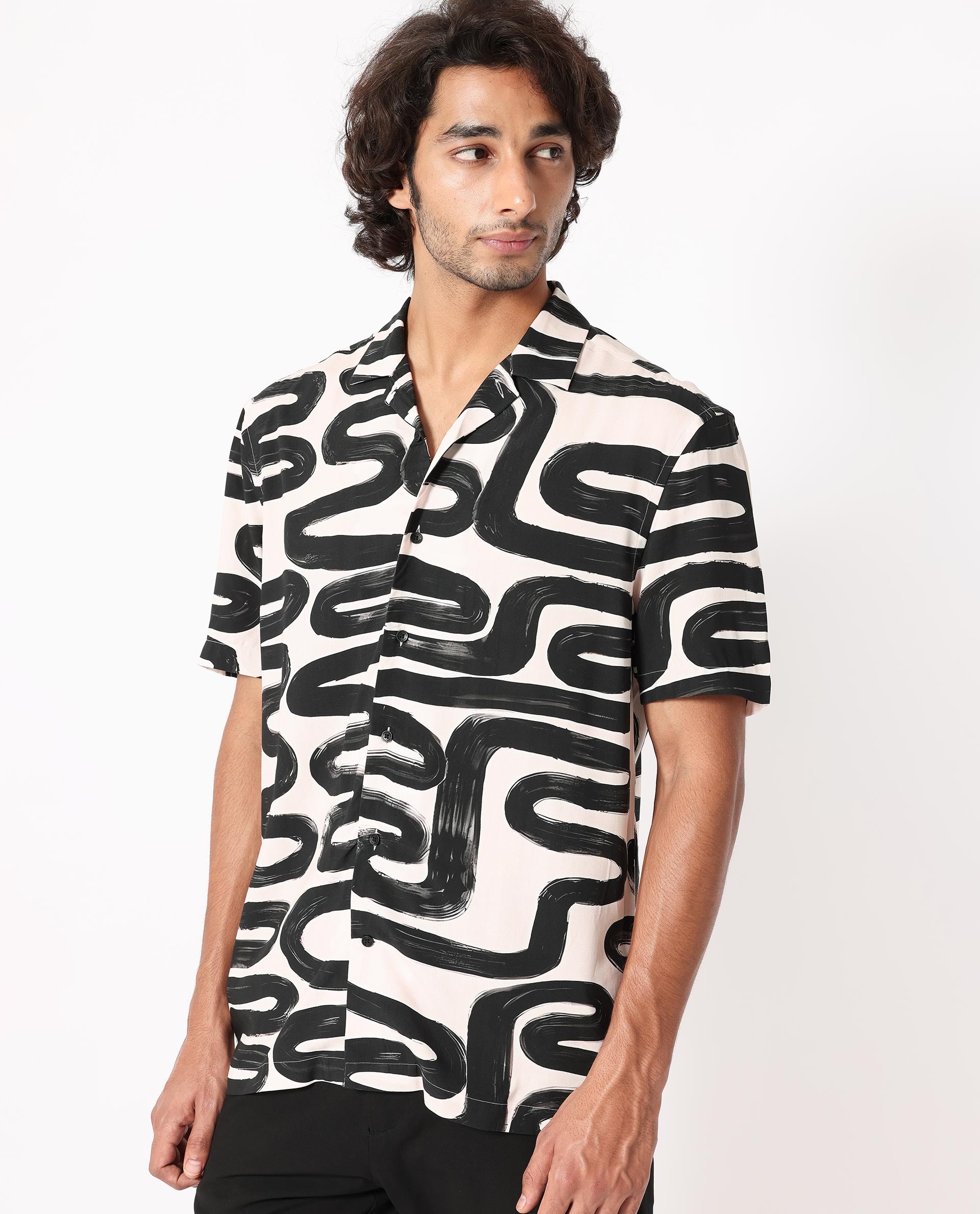 Men's Beige Casual Regular Fit Printed Half Sleeves Shirt