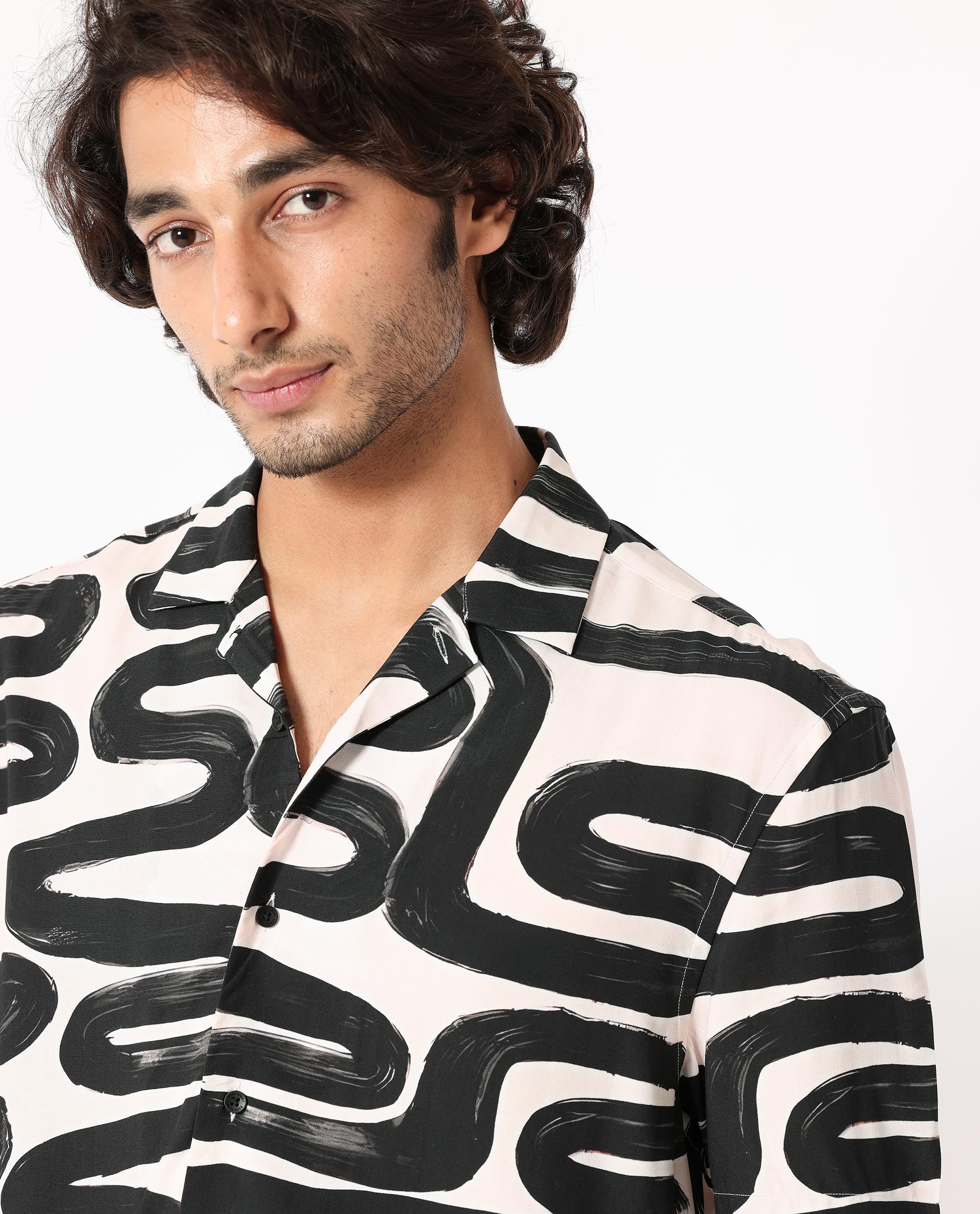 Men's Beige Casual Regular Fit Printed Half Sleeves Shirt