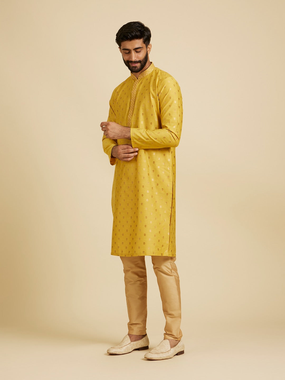Men's Yellow Ethnic Relaxed Fit Solid Full Sleeves Kurta Set