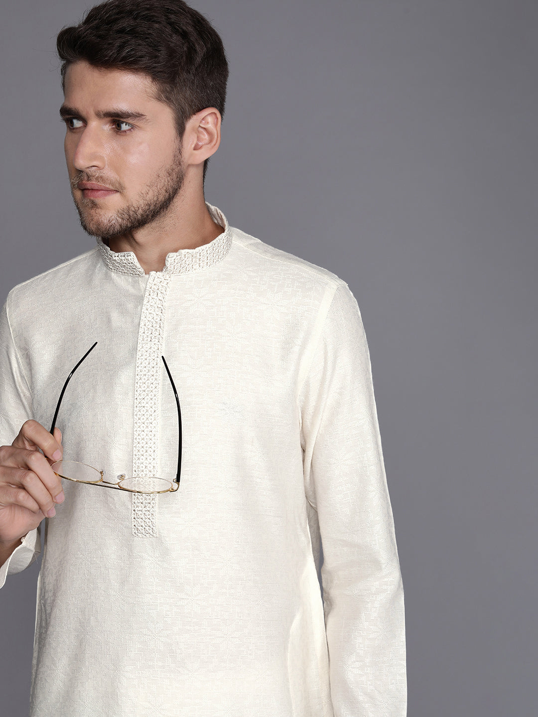 Men's White Ethnic Relaxed Fit Embroidered Full Sleeves Kurta Set