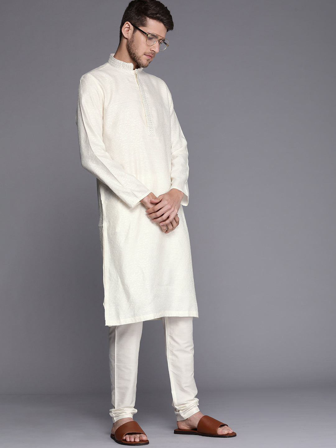Men's White Ethnic Relaxed Fit Embroidered Full Sleeves Kurta Set