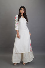Women's White Daily Regular Fit Embroidered Three Quarter Sleeves Kurtas Sets