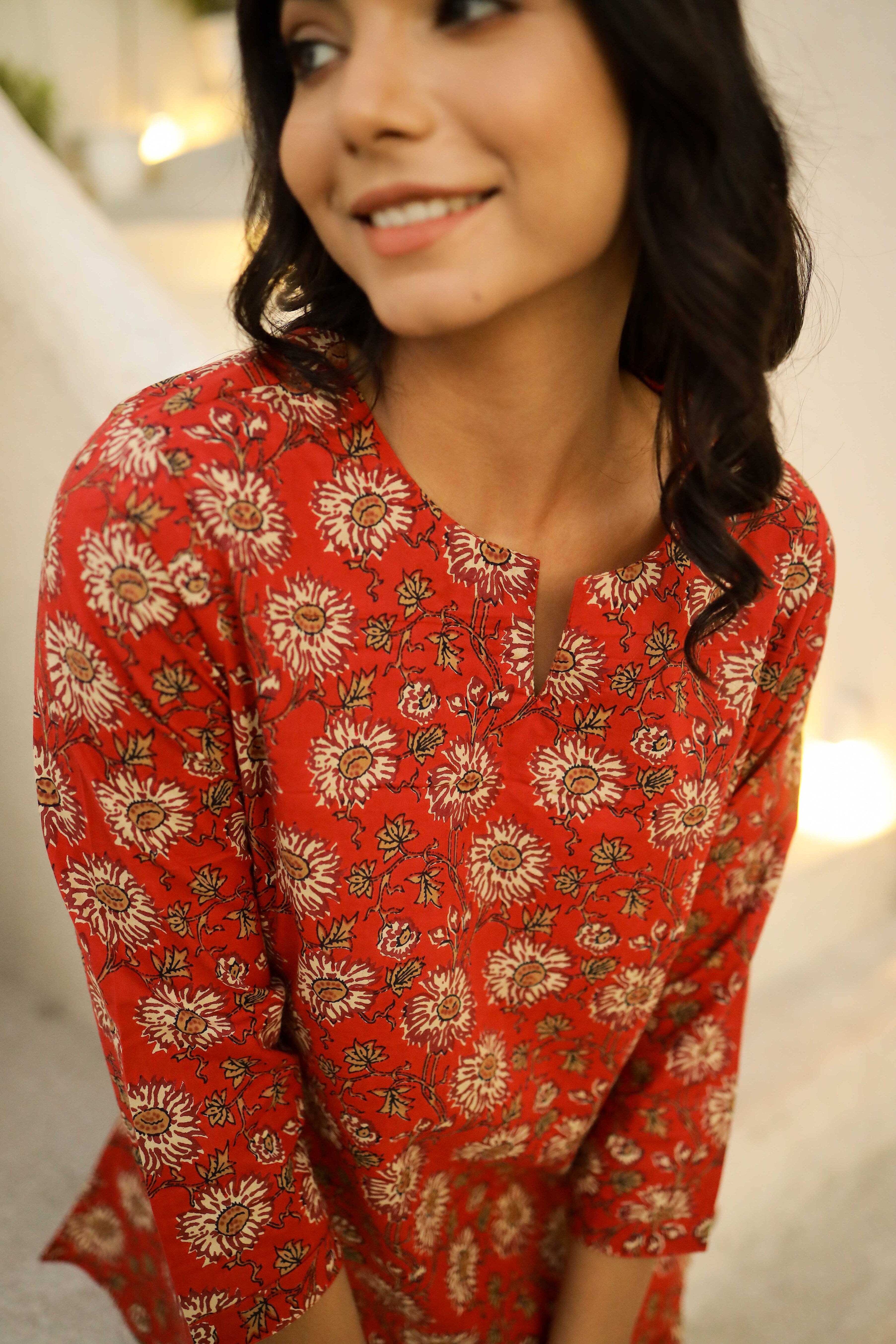 Women's Red Daily Printed Three Quarter Sleeves Pyjama Set