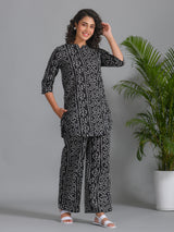 Women's Black Daily Printed Three Quarter Sleeves Pyjama Set