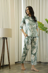 Women's Green Daily Printed Three Quarter Sleeves Pyjama Set