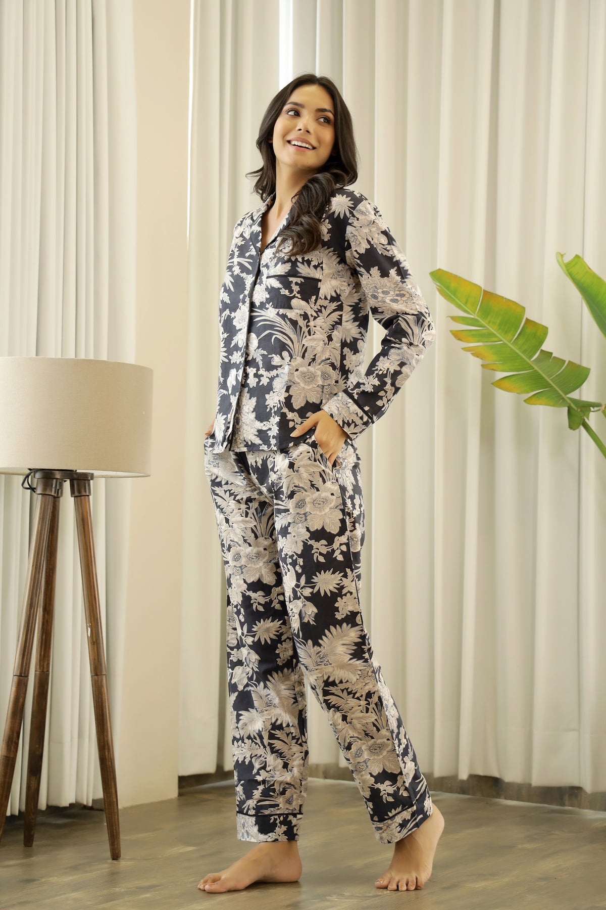 Women's Black Daily Printed Pyjama Set