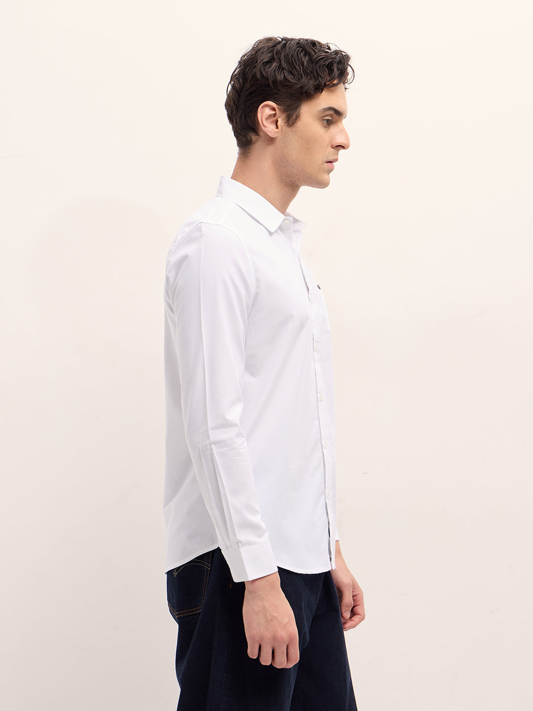 Men's White Casual Slim Fit Solid Full Sleeves Shirt