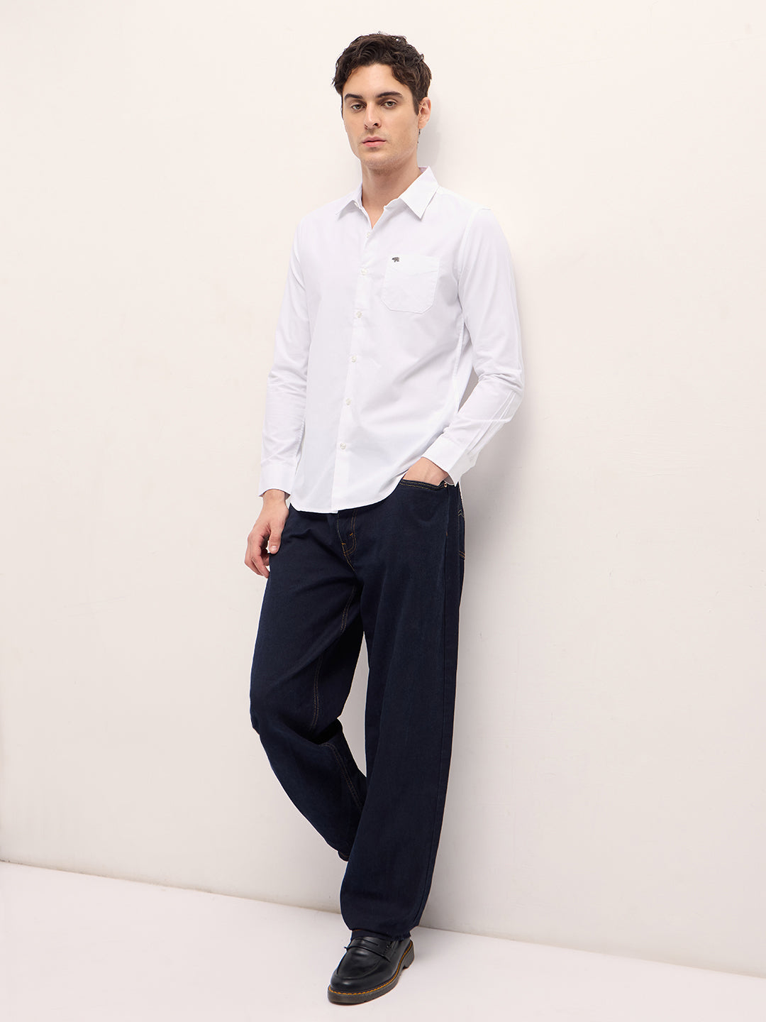 Men's White Casual Slim Fit Solid Full Sleeves Shirt