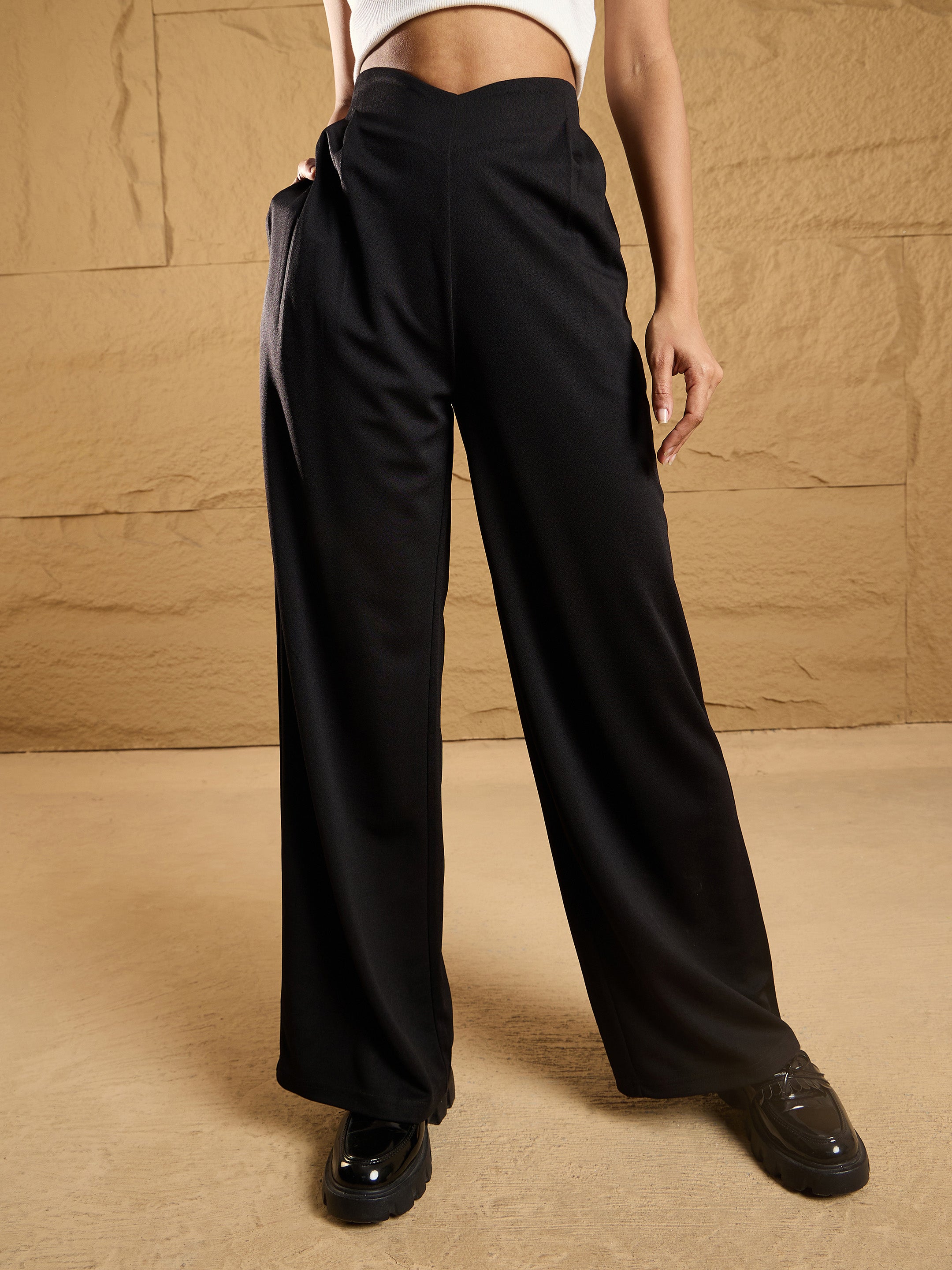 Women's Black Casual Regular Fit Pant