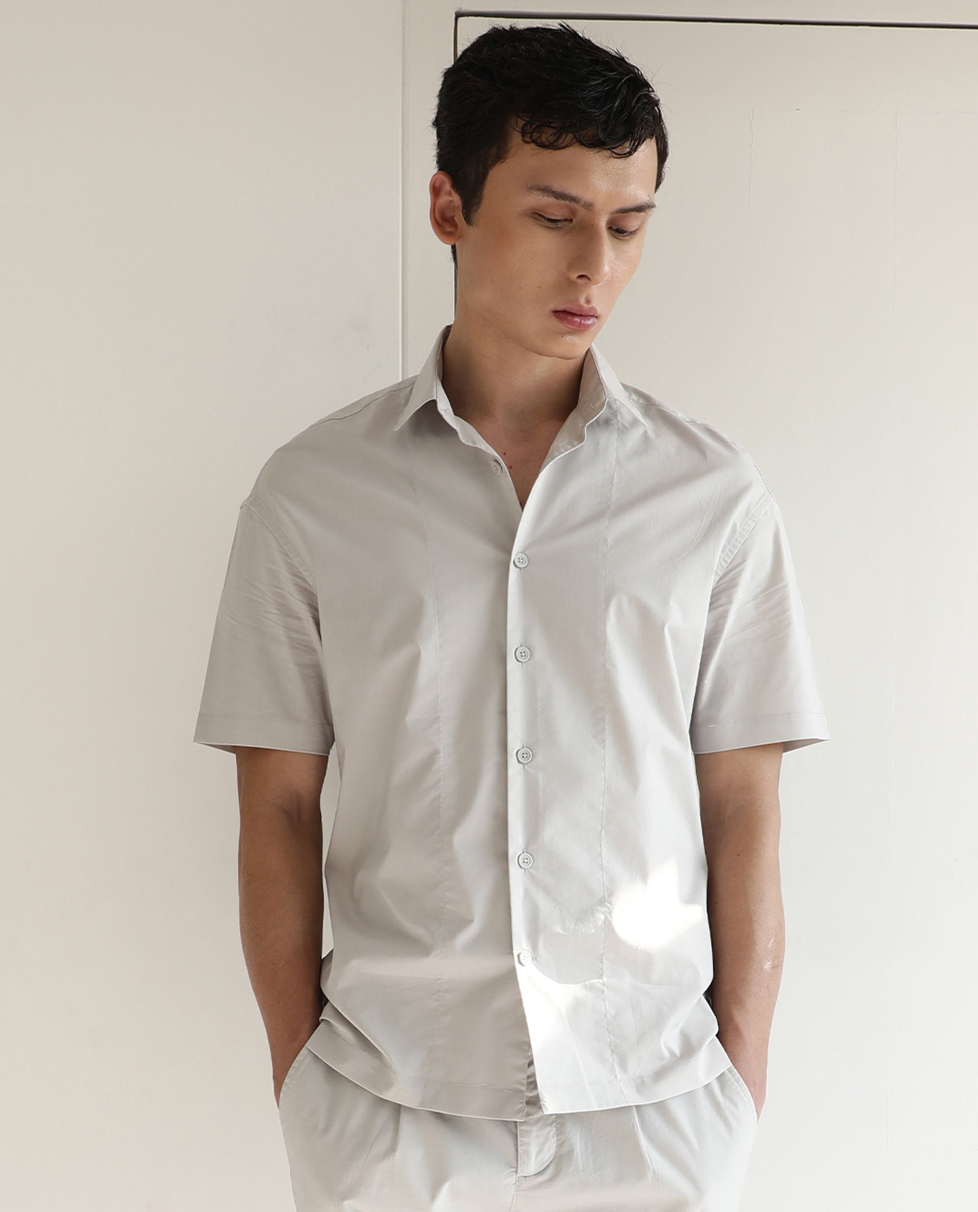 Men's Beige Casual Regular Fit Solid Half Sleeves Shirt