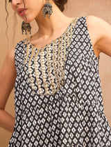 Women's Black Festive Fit & Flared Sleeveless Kurta Sets