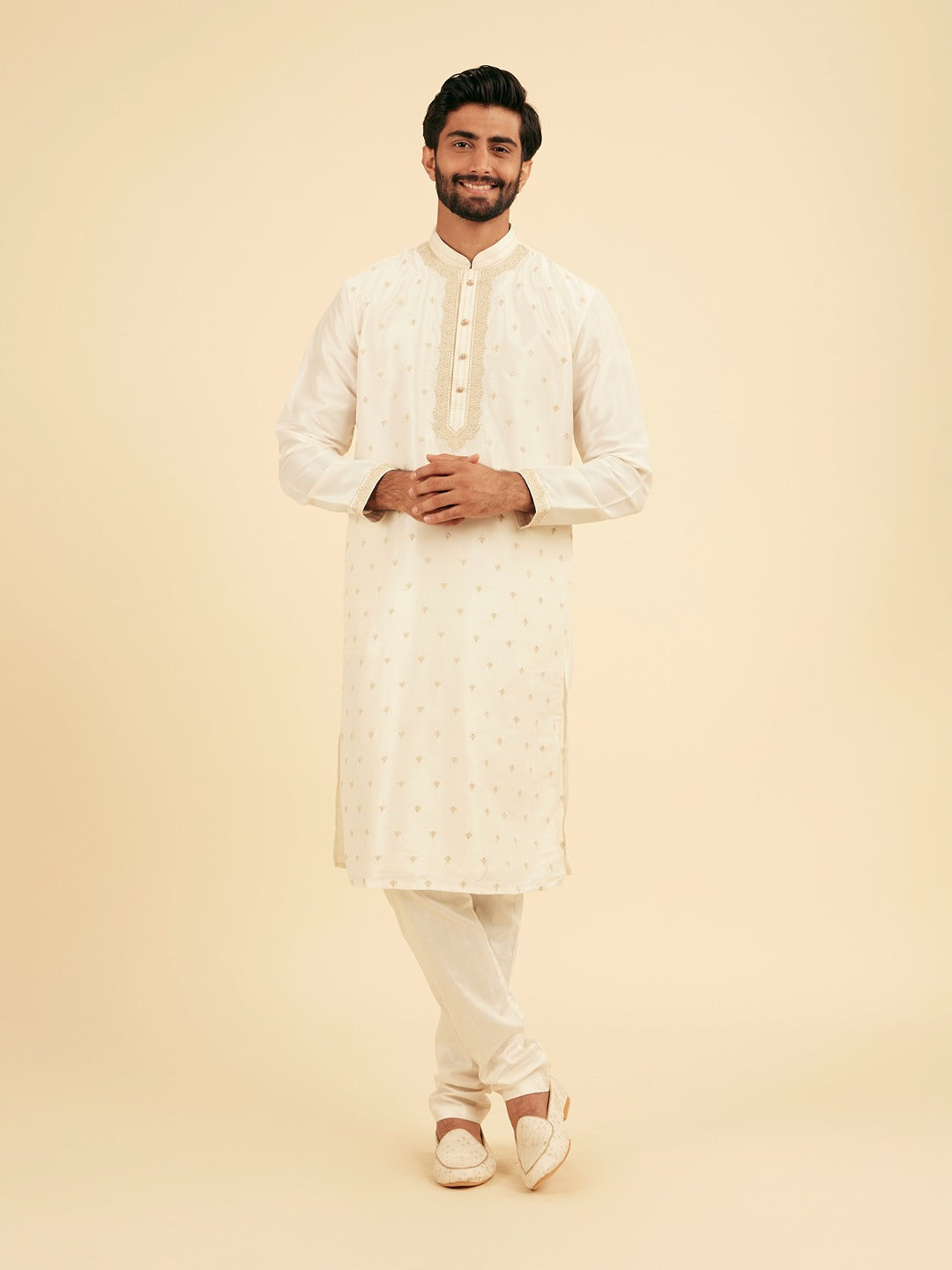 Men's White Ethnic Relaxed Fit Embroidered Full Sleeves Kurta Set