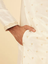 Men's White Ethnic Relaxed Fit Embroidered Full Sleeves Kurta Set