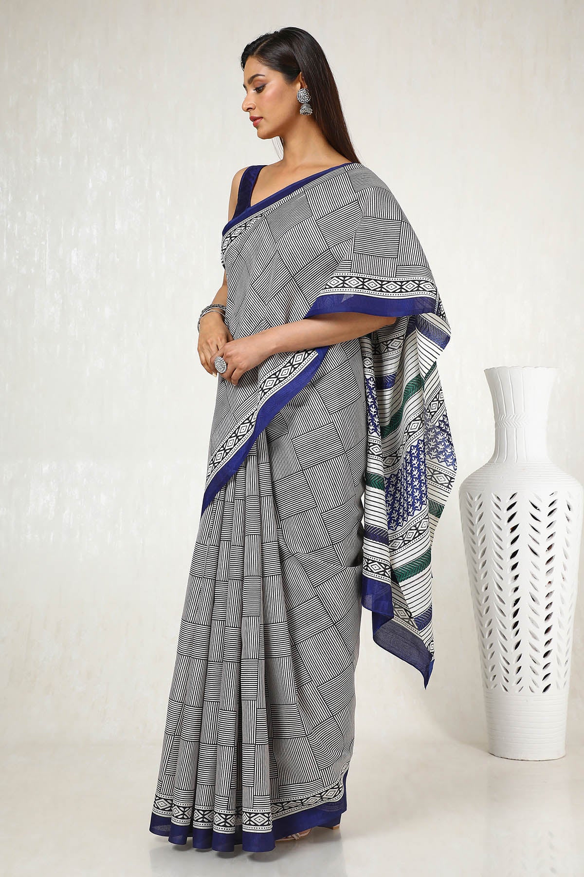 Women's Multicolor Art Silk Geometric Print Saree