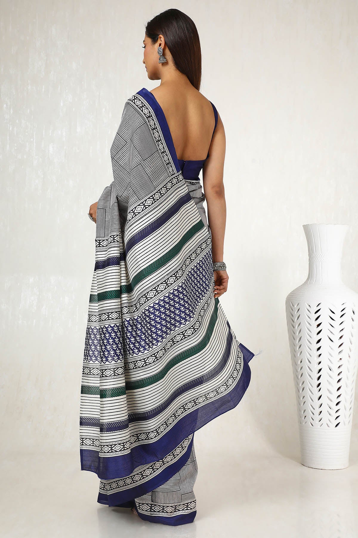 Women's Multicolor Art Silk Geometric Print Saree