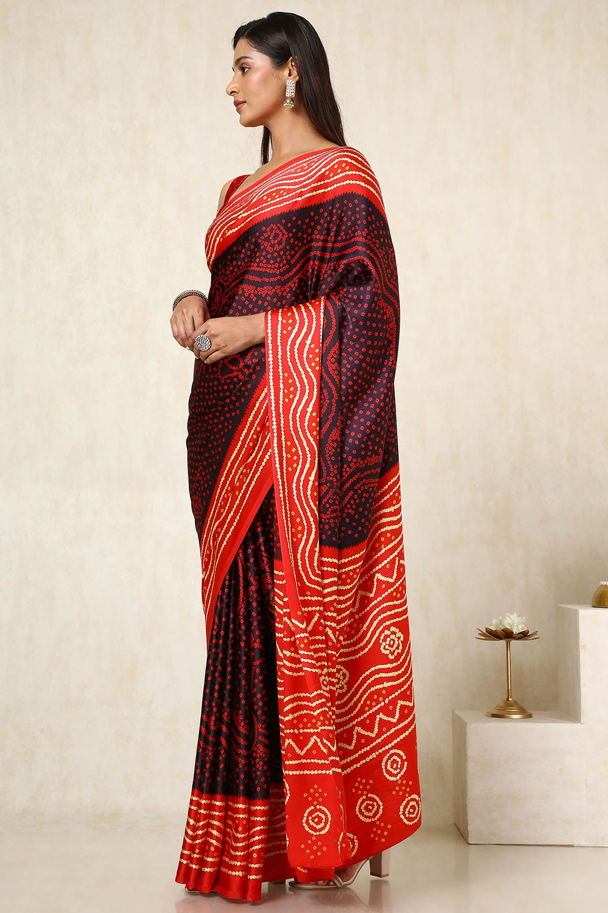 Women's Black Crepe Bandhani Print Saree
