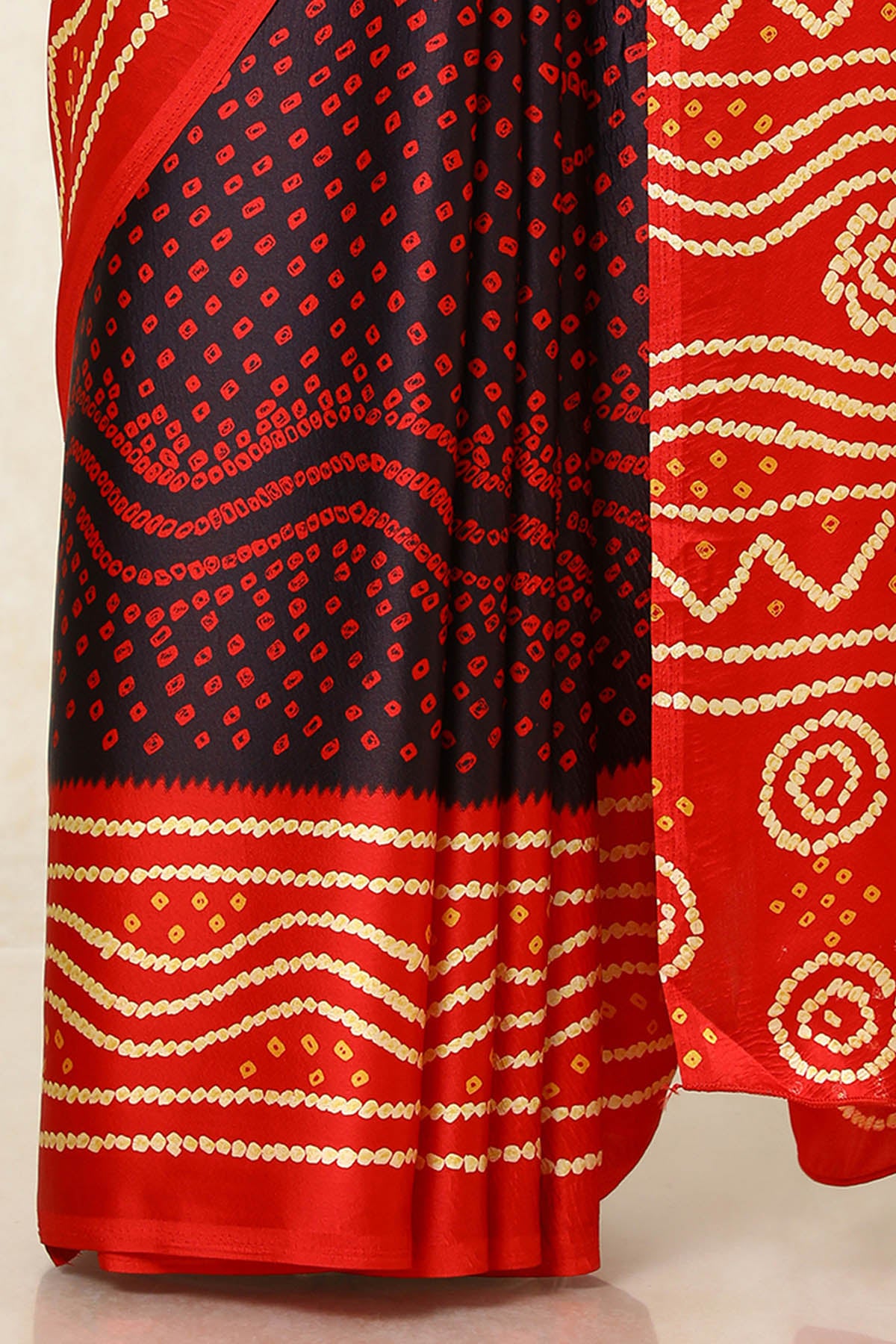 Women's Black Crepe Bandhani Print Saree