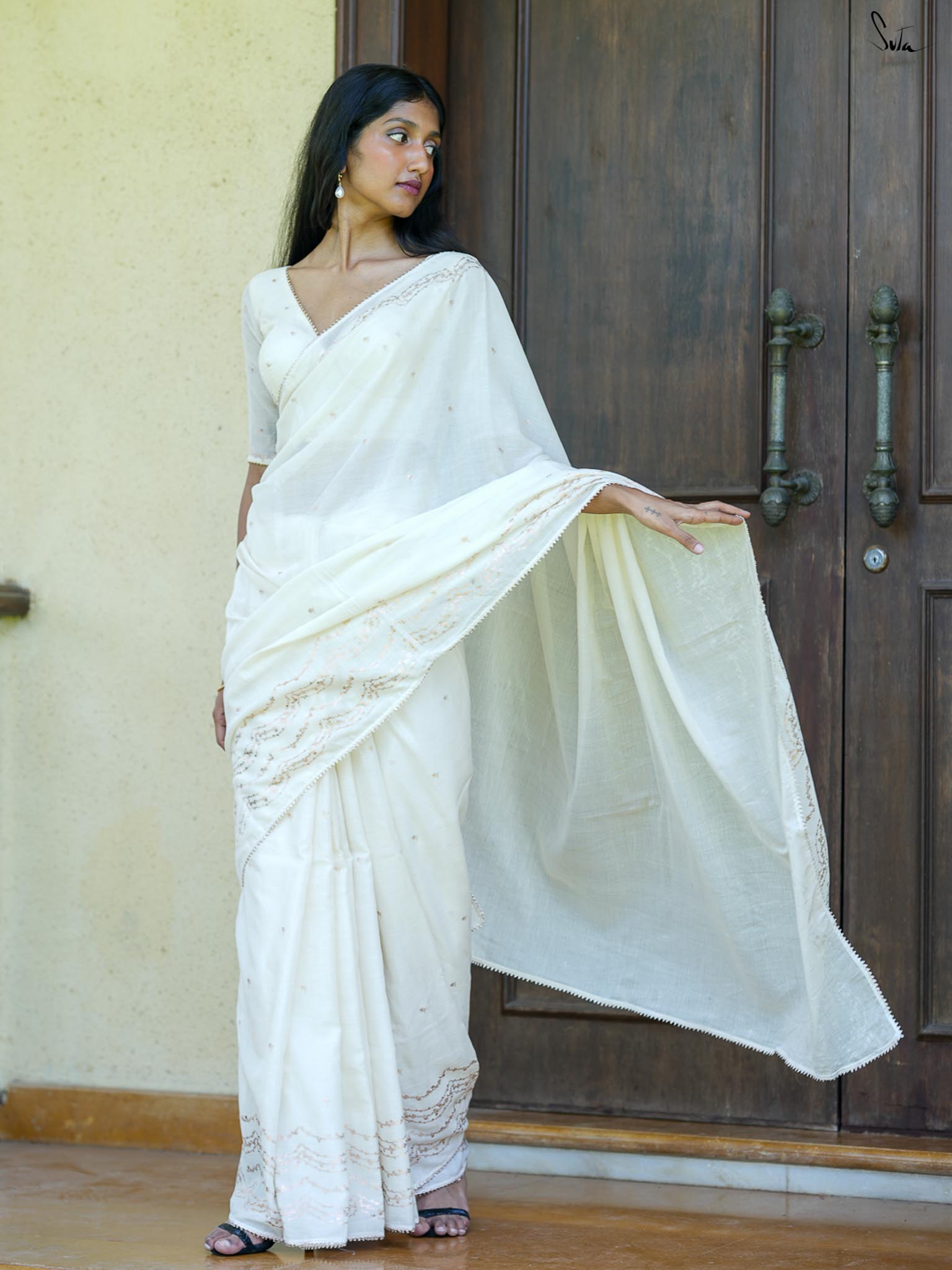 Women's Off White Casual Cotton Viscose Saree
