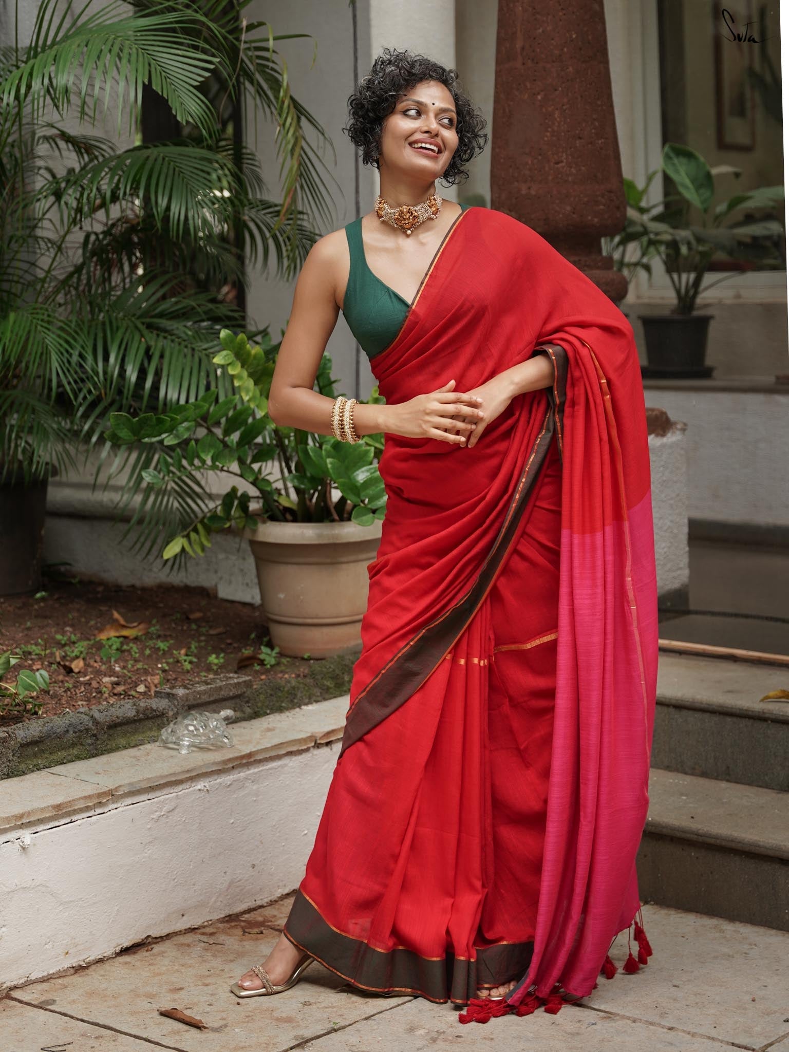 Women's Red Casual Cotton Blend Saree