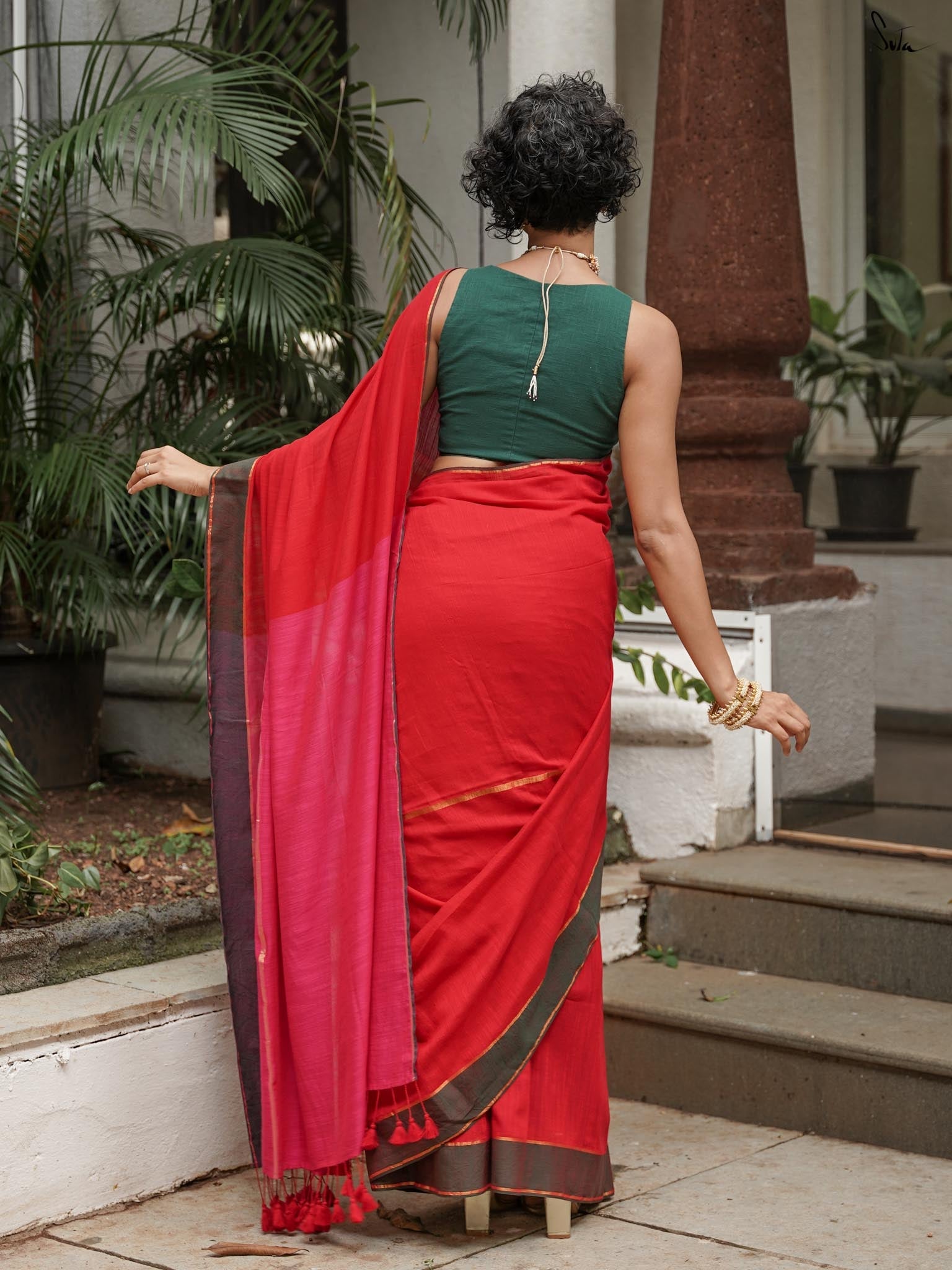 Women's Red Casual Cotton Blend Saree