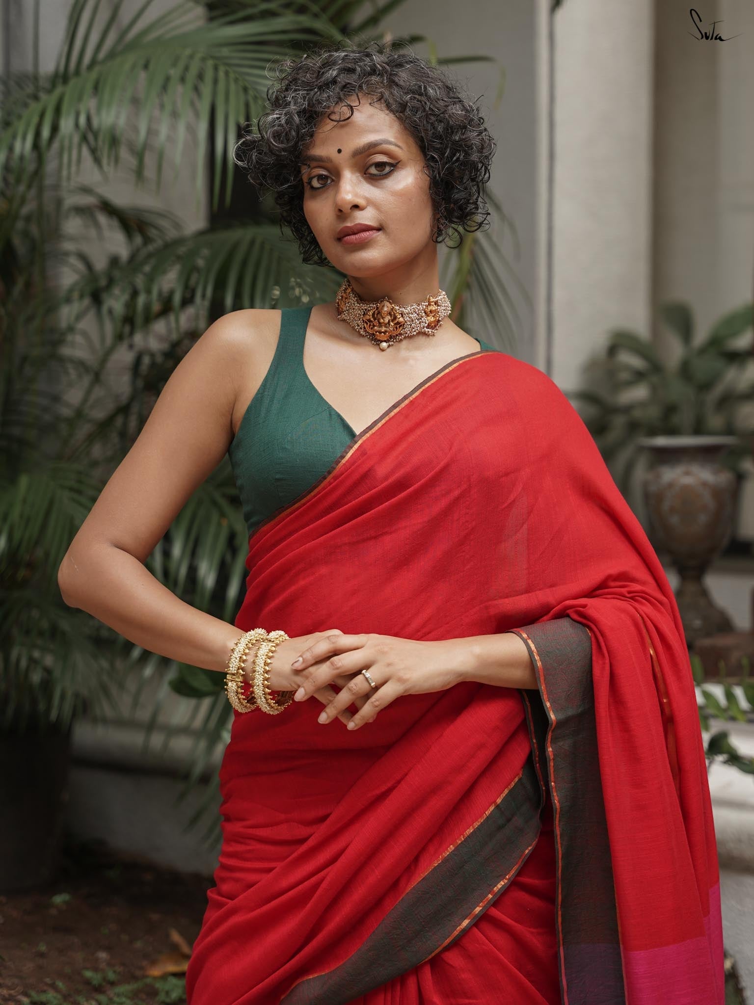 Women's Red Casual Cotton Blend Saree